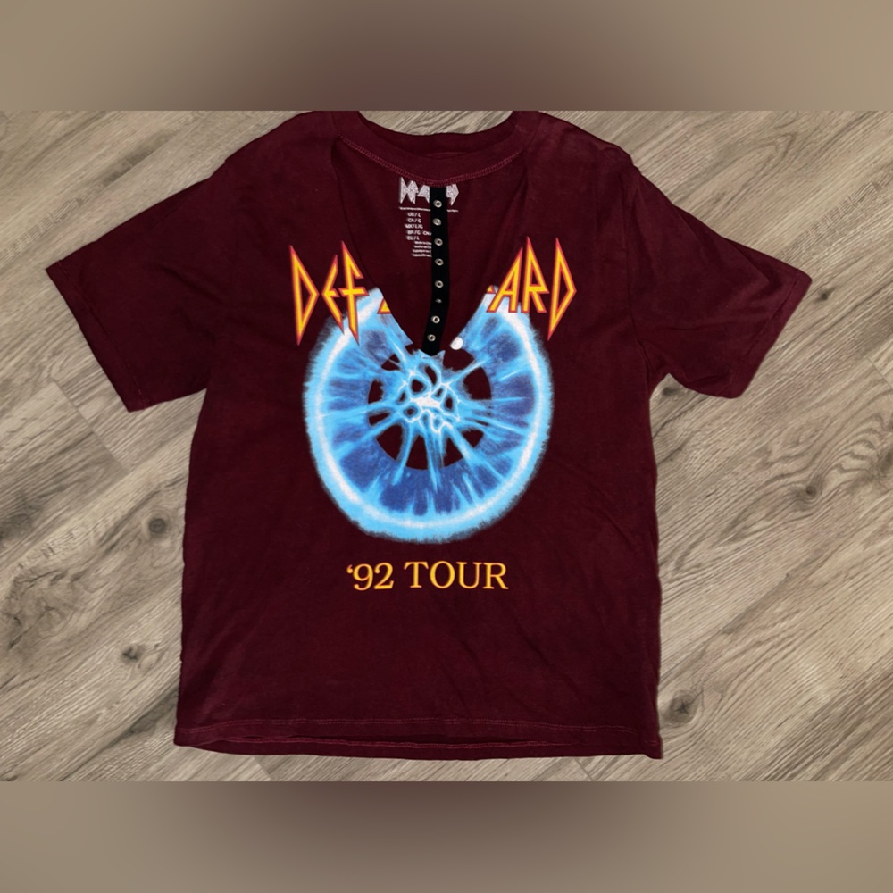 Def Leppard‎ Women’s Stylish T-Shirt Size Large